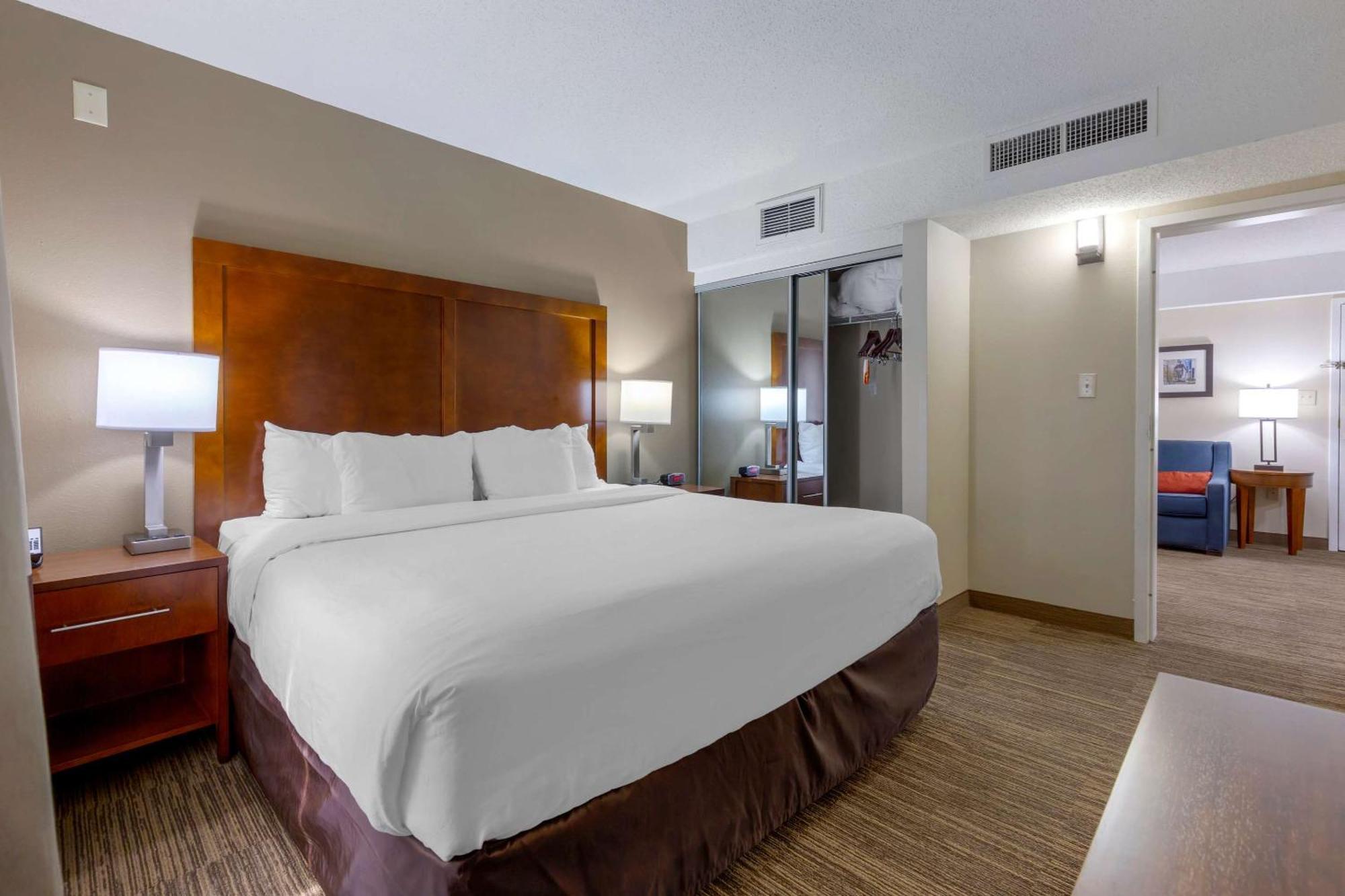 Comfort Inn University Durham - Chapel Hill Экстерьер фото