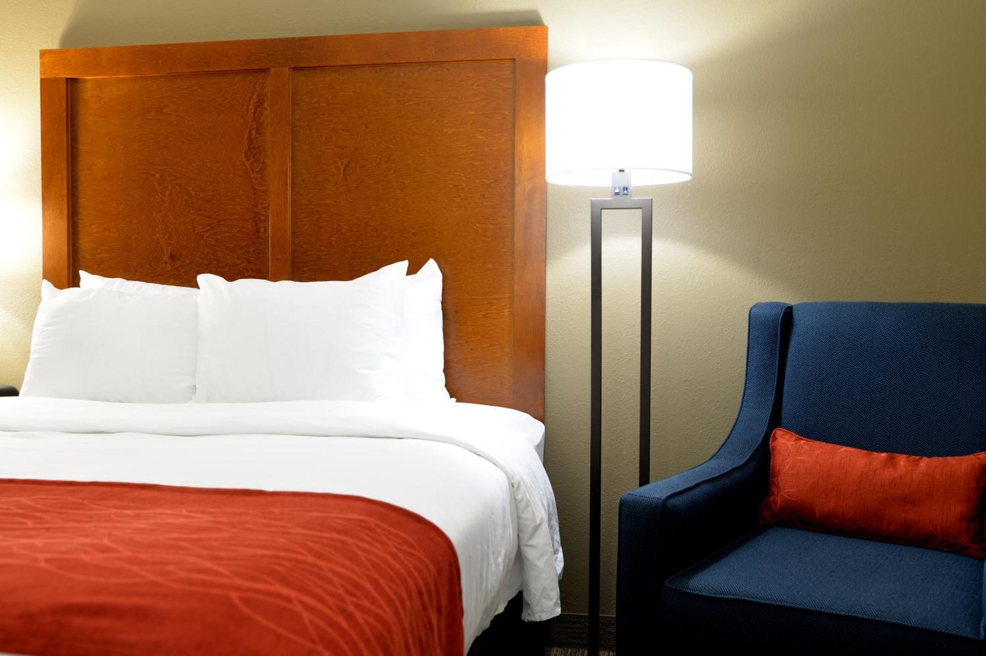 Comfort Inn University Durham - Chapel Hill Экстерьер фото